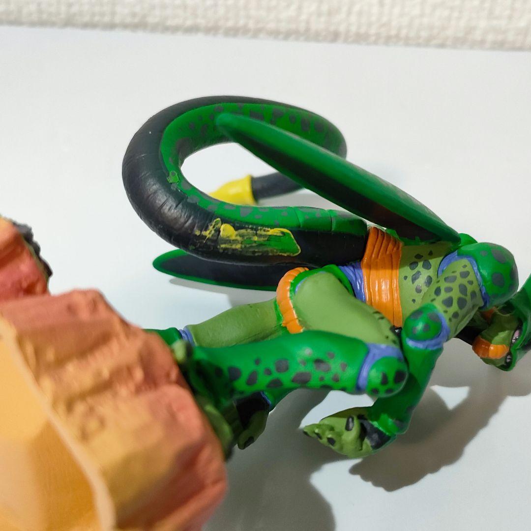 ☆　ドラカプ　ドラゴンボールカプセル　ドラゴンボールフィギュア　セル　第一形態