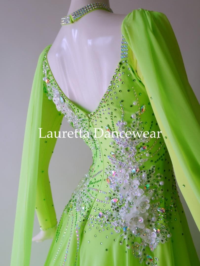 新品✨ラウレッタ 社交ダンスドレス ネオングリーン M 高級仕様 競技 デモ対応