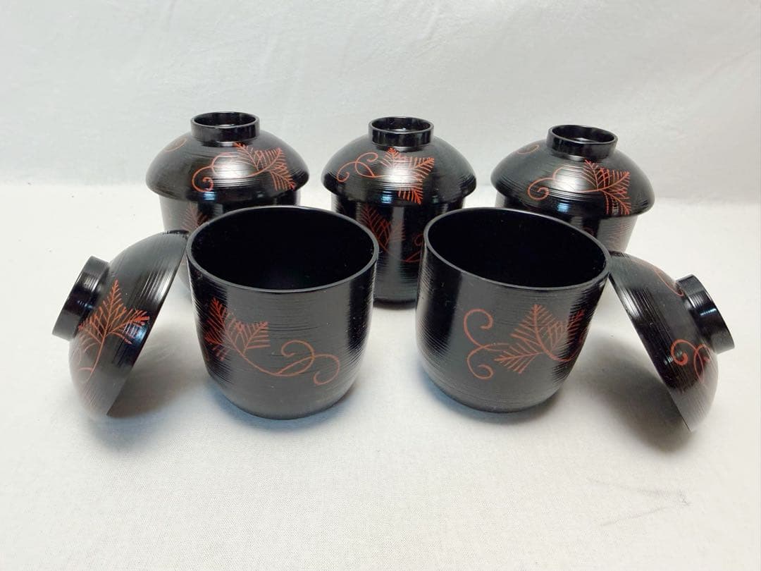 未使用 懐石道具 黒塗 葎型松葉蒔絵 箸洗 5客揃 刷毛目 小吸物椀 和食器元箱