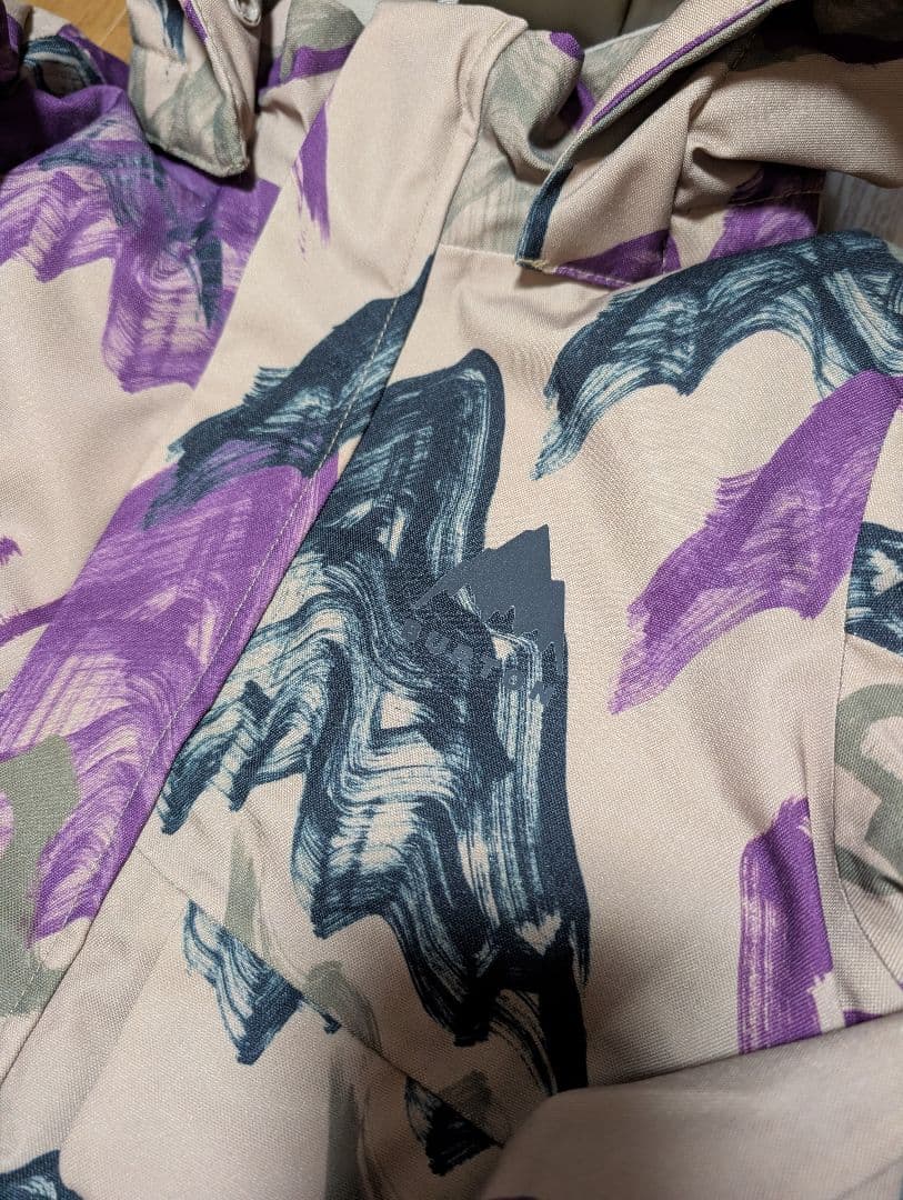 1回使用のみ　BURTON スノースーツ　XS　レアカラー