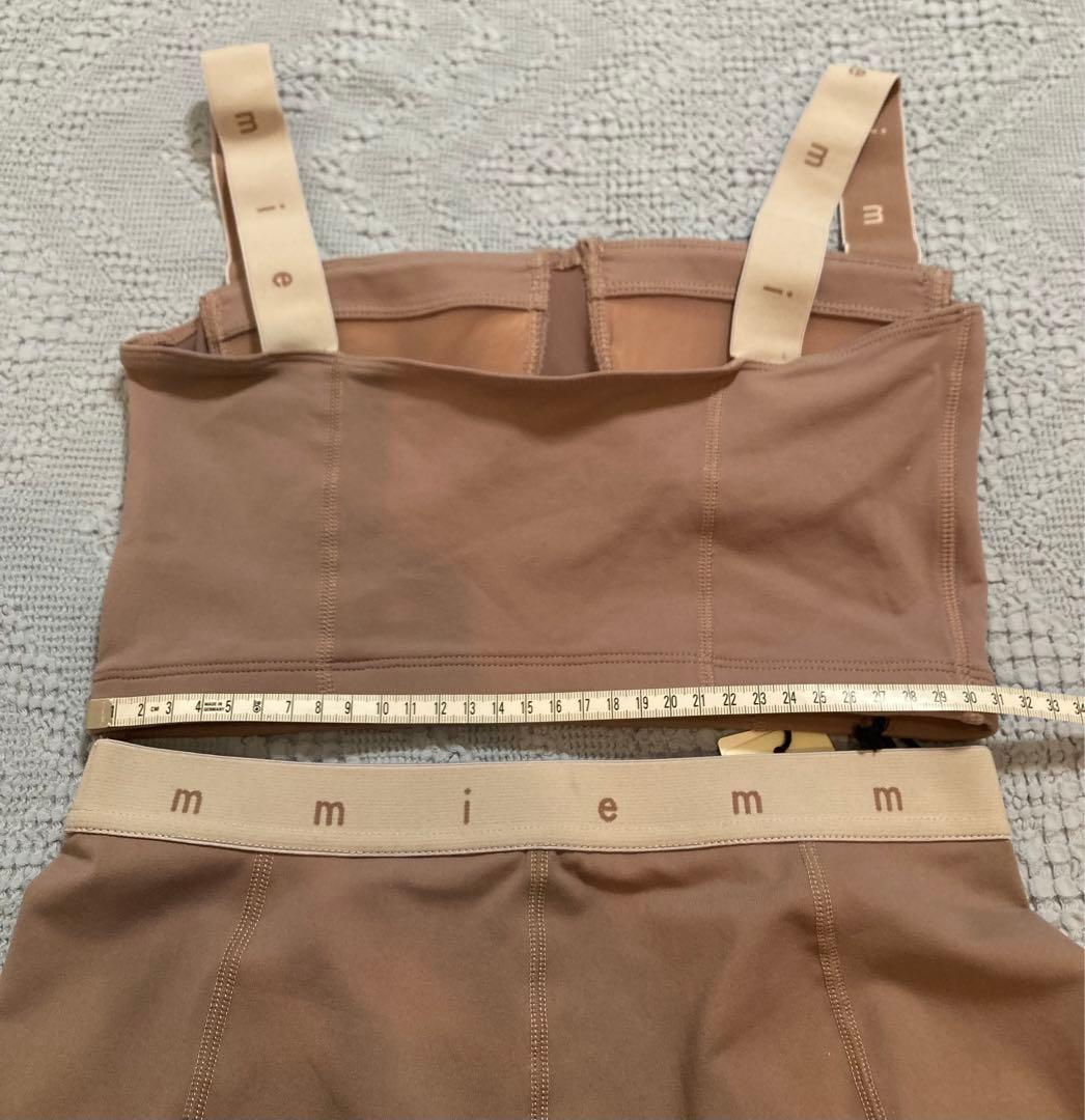 新品　emmi yog aエミヨガ　ヨガウェア　吸水速乾　ピンクベージュ　M