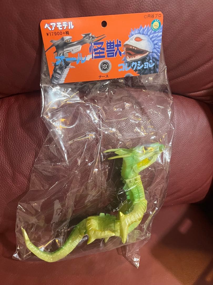 ベアモデル　オール怪獣コレクション　ナース　蓄光バージョン