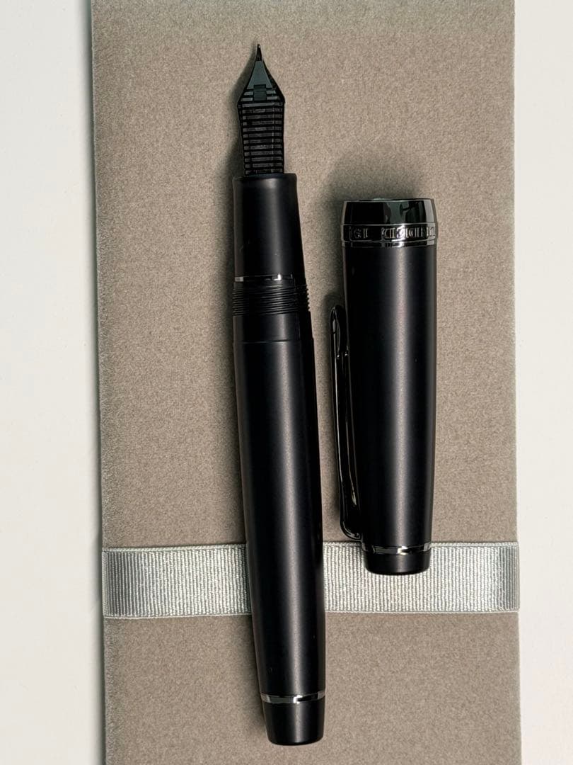セーラー万年筆 万年筆 プロフェッショナルギア インペリアルブラック 細字