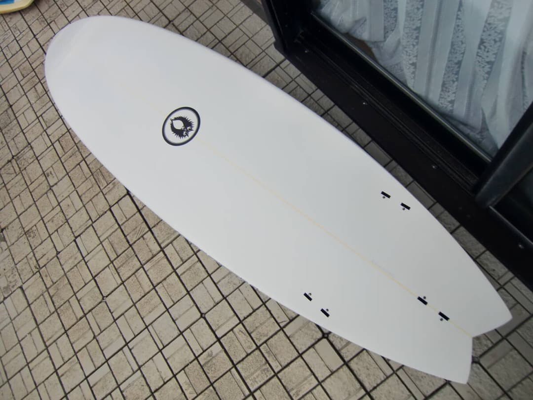 フィッシュ　エポキシ　resin8 fish ボード　サーフィン