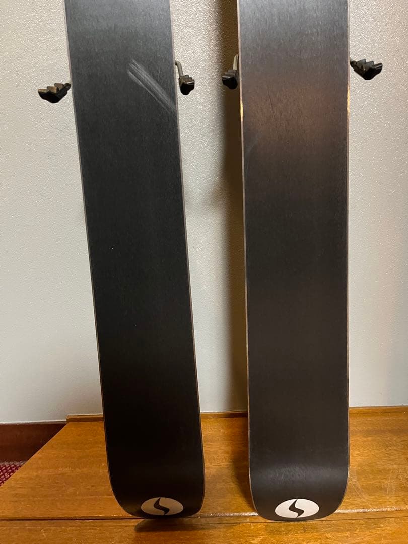 スキー板　SKI LOGIC Howitzer 176cm