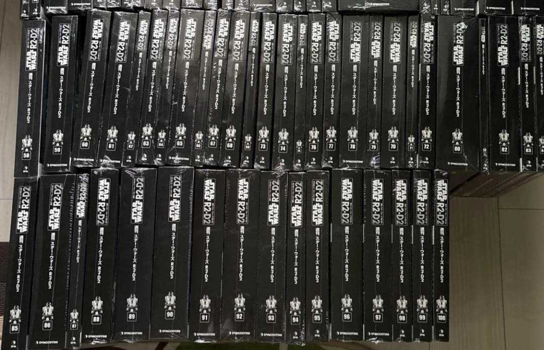 デアゴスティーニ　スターウォーズ　R2-D2 1〜100 ＋専用バインダー付き