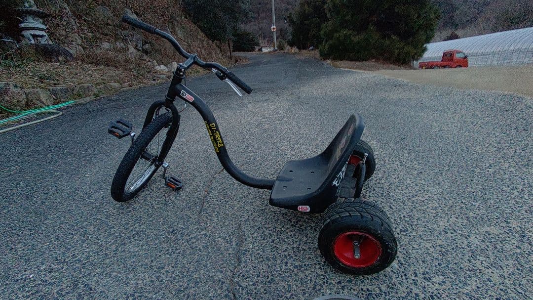 Smittybilt スケートボード 赤ホイール ドリフト3輪車 d1トライク