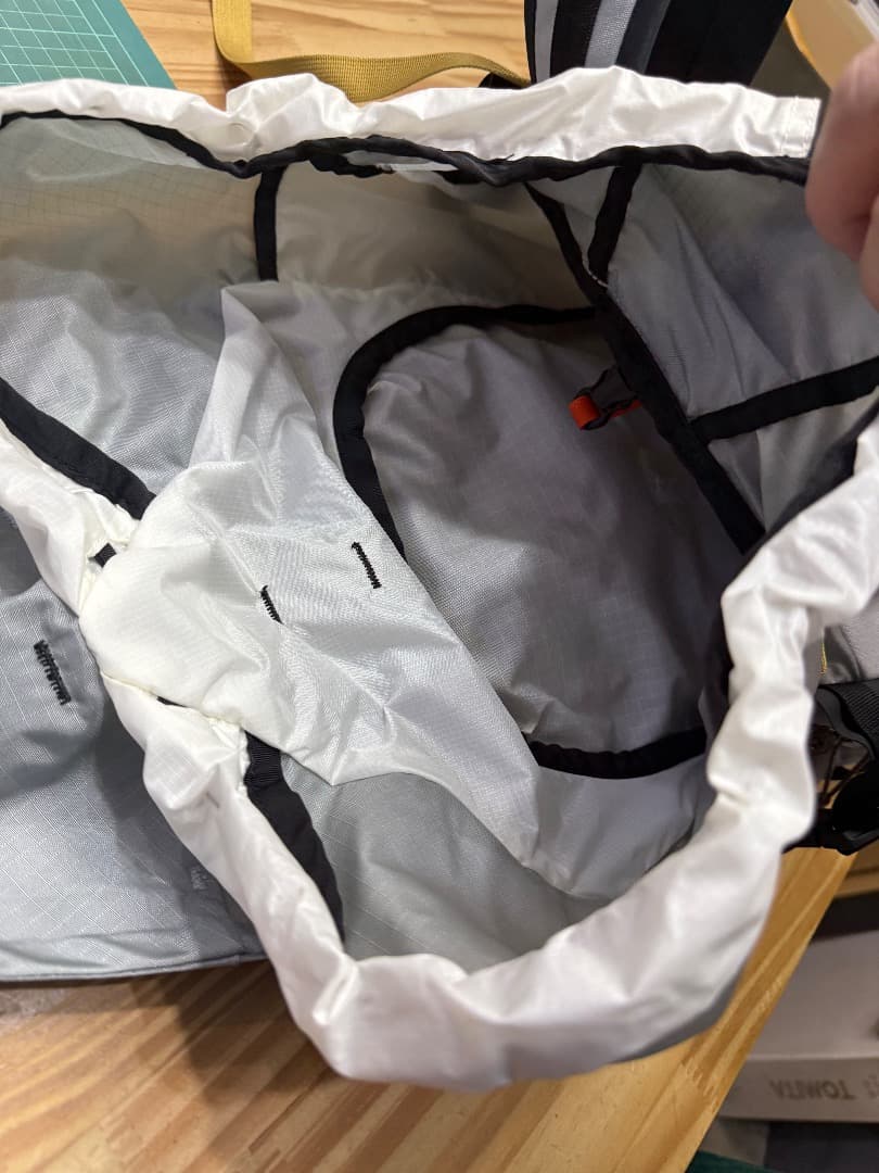 ＜美品＞MountainHardwear 軽量バックカントリー向けザック