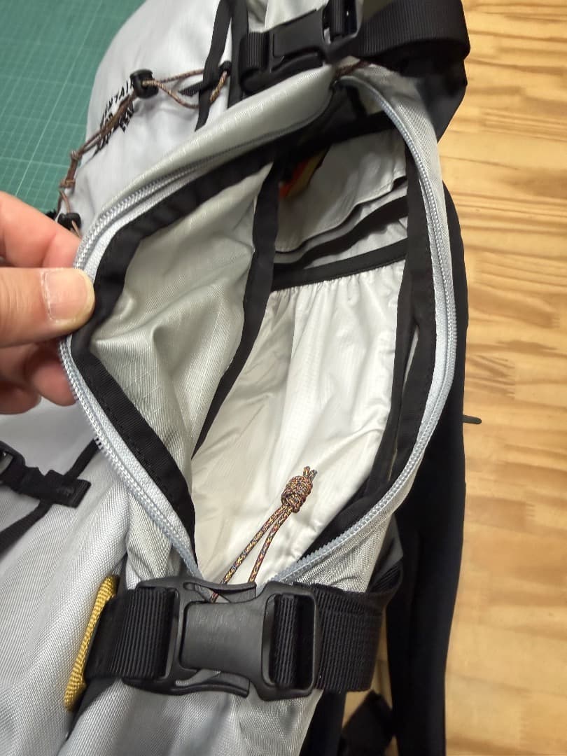 ＜美品＞MountainHardwear 軽量バックカントリー向けザック