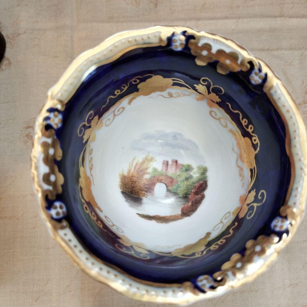 英国アンティーク　ティーカップ