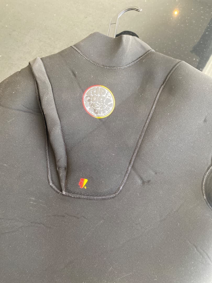 日本サイズXL（着用感は日本のL相当）／5/3mm