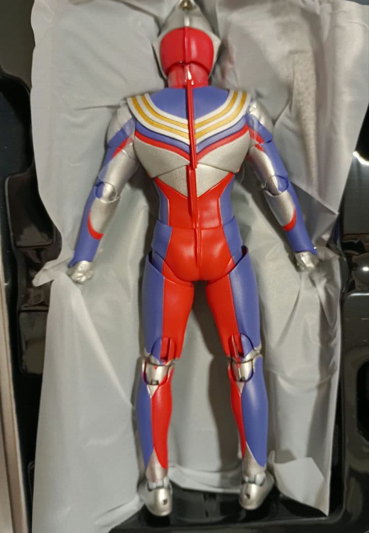 S.H.Figuarts　真骨彫製法　ウルトラマンティガ　マルチタイプ