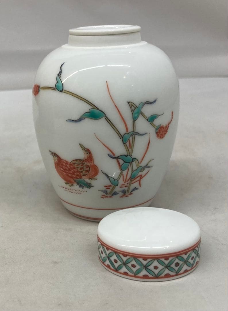 B442s「錦 粟鶉文茶壷」十三代酒井田柿右衛門作　共箱　重要無形文化財　煎茶