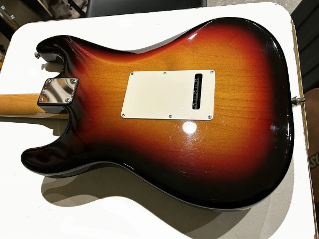 ギター SONIC STR 3-Color Sunburst