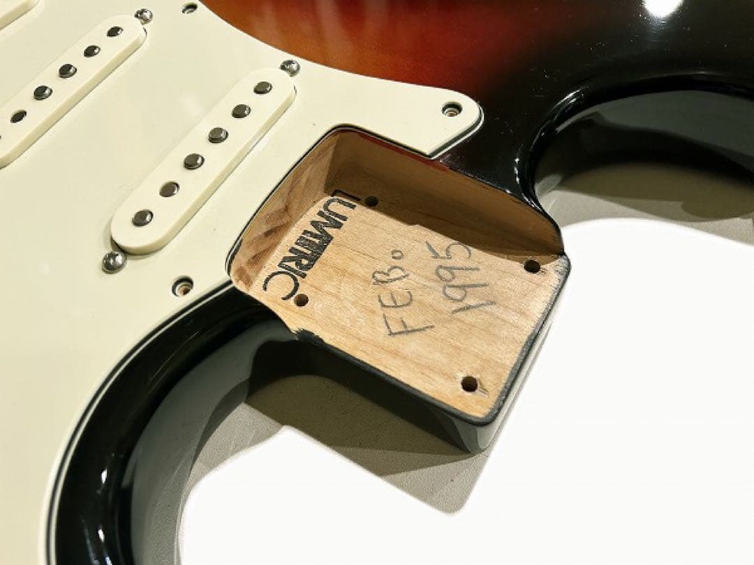 ギター SONIC STR 3-Color Sunburst