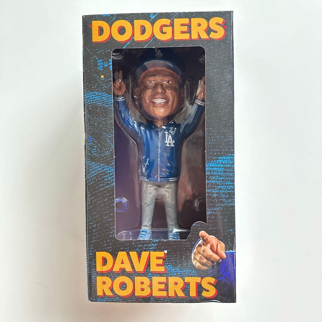4/26 デイブロバーツ監督 ボブルヘッド 小冊子付き