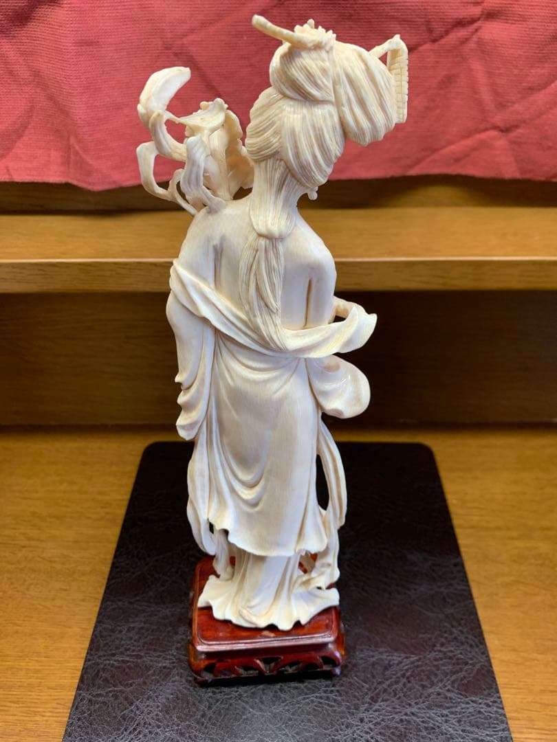 【天然素材】東洋美人像 彫刻細密 飾り物 高さ26cm