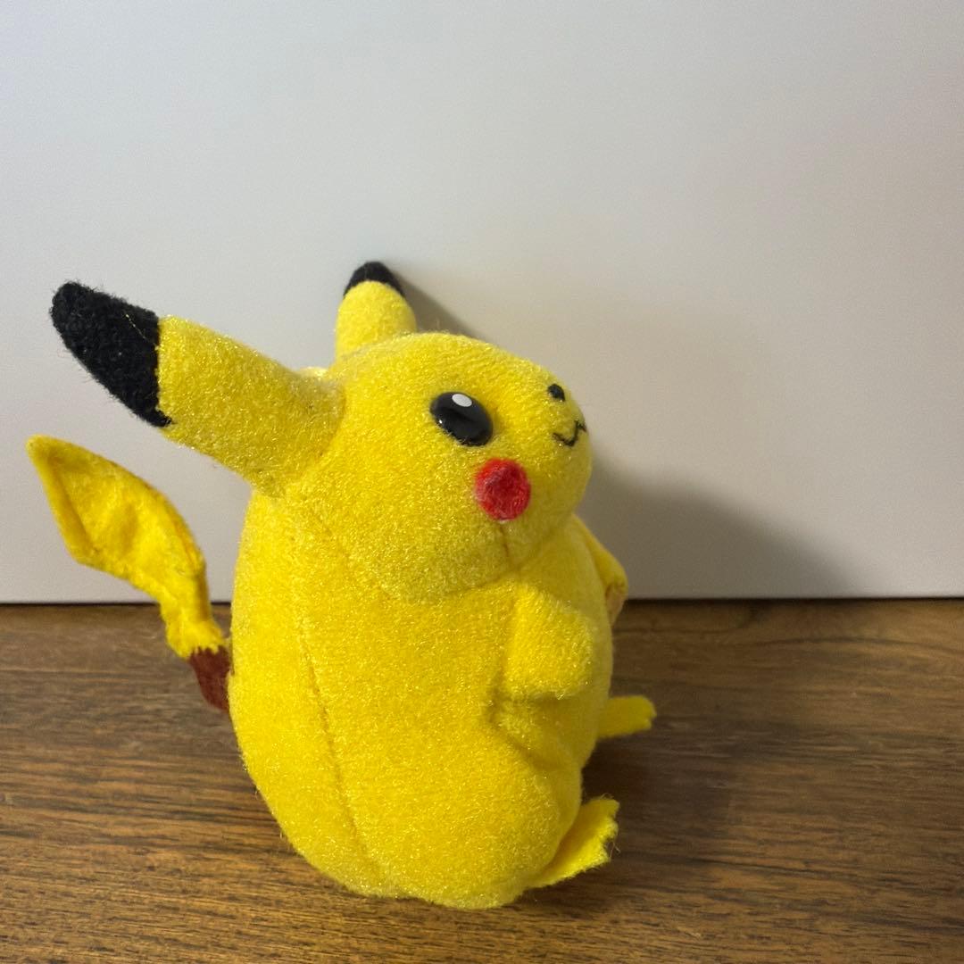 ✨レア✨初期ピカチュウ ぬいぐるみ ボールチェーン付き