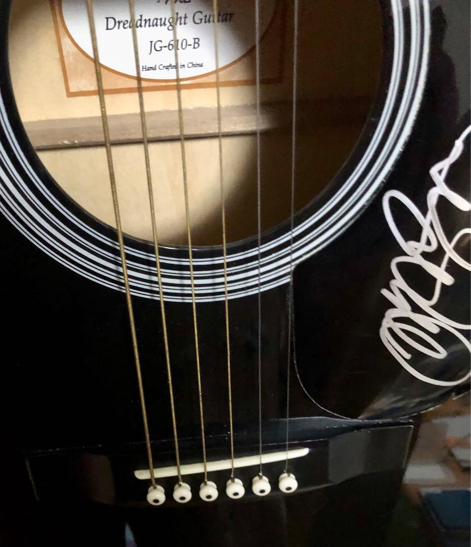 アコースティックギターJohnson 直筆サイン (JON BON JOVI)