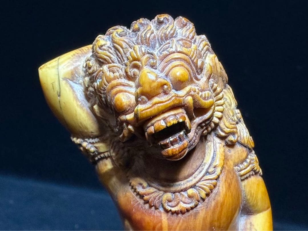 極上　置物　根付　神様　天然素材　彫刻 　細密細工　骨董　アンティーク