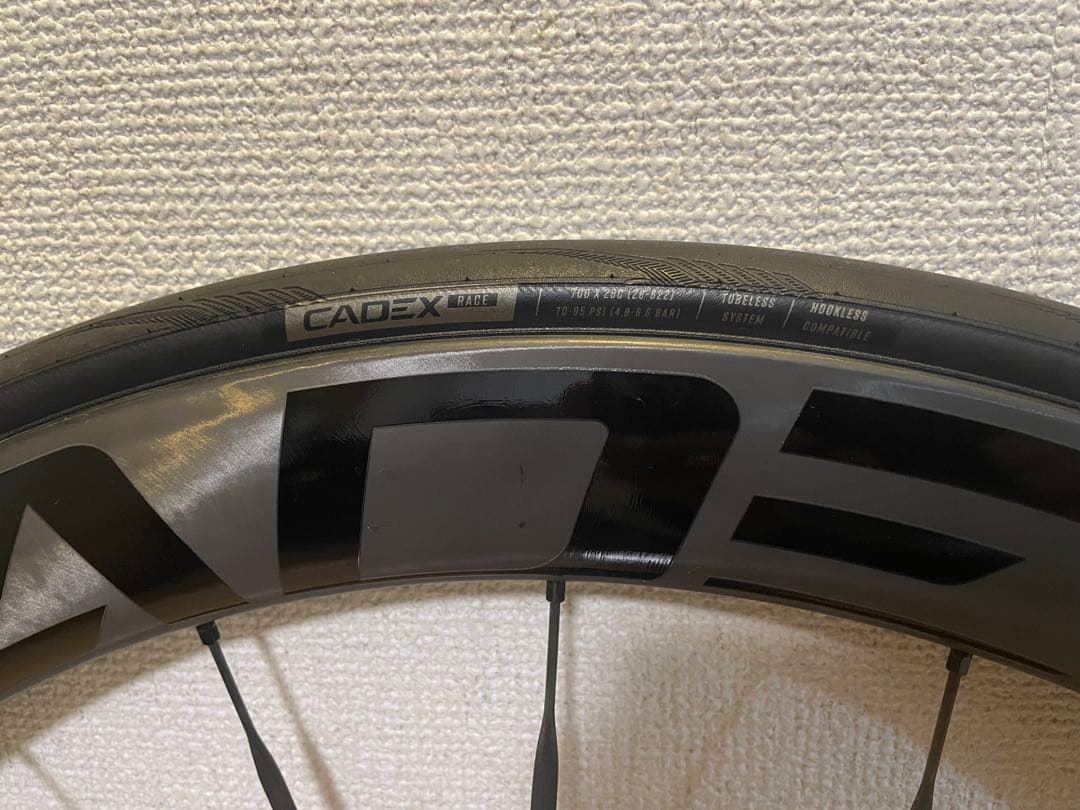 CADEX 50 Ultra Disc Tubeless フロント　タイヤ付き