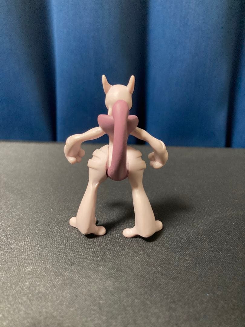 ミュウツー フィギュア 薄紫色