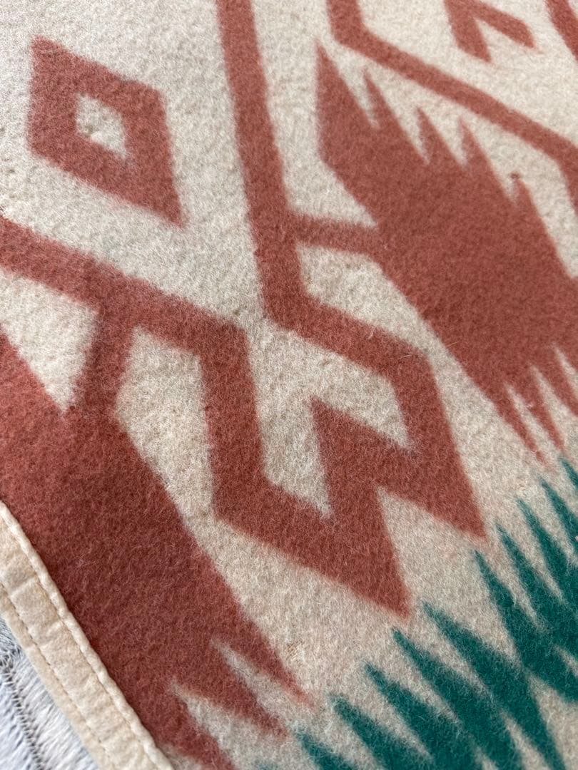 ヴィンテージネイティブ柄ウールラグW1660xH2030