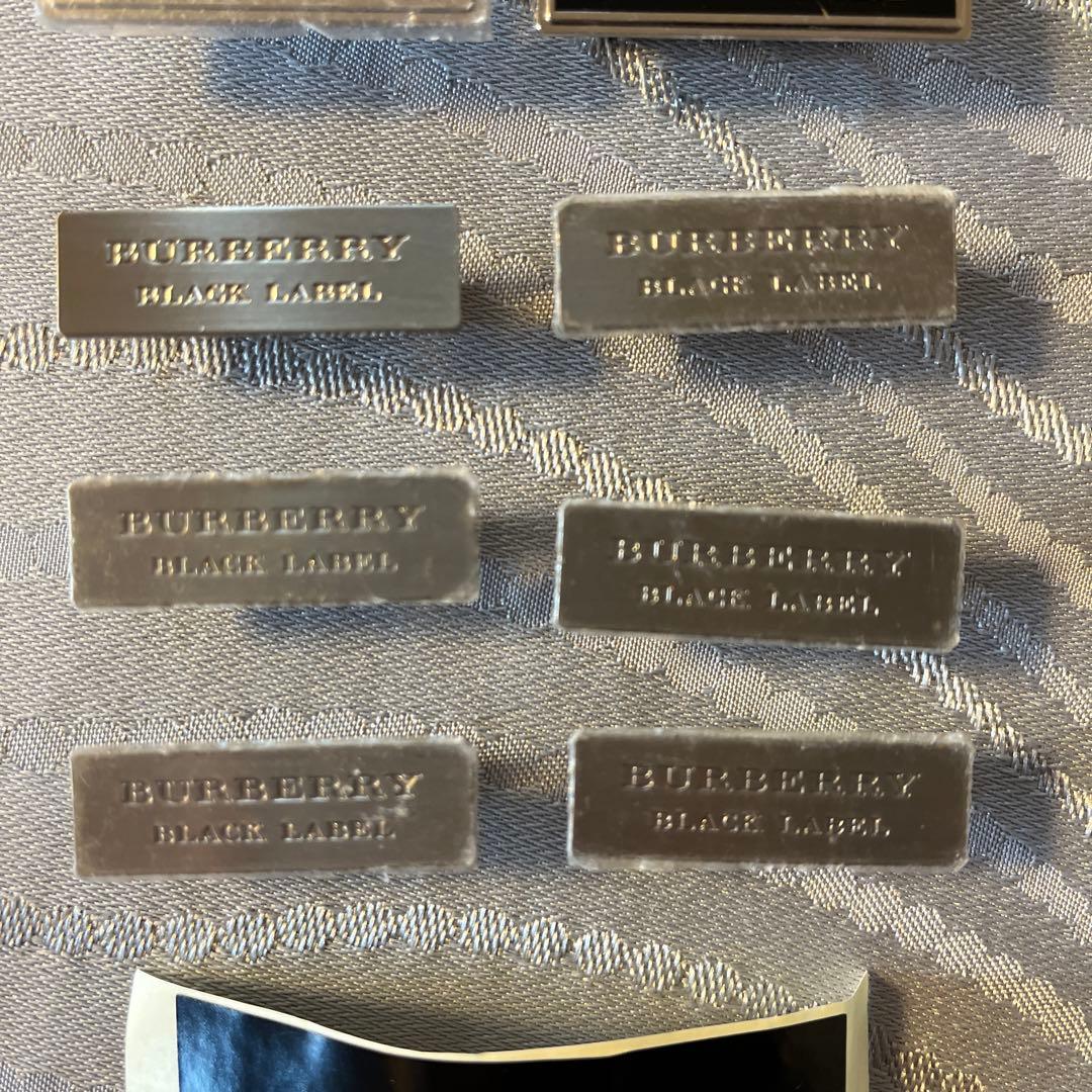 バーバリーブラックレーベル　ロゴ　プレート