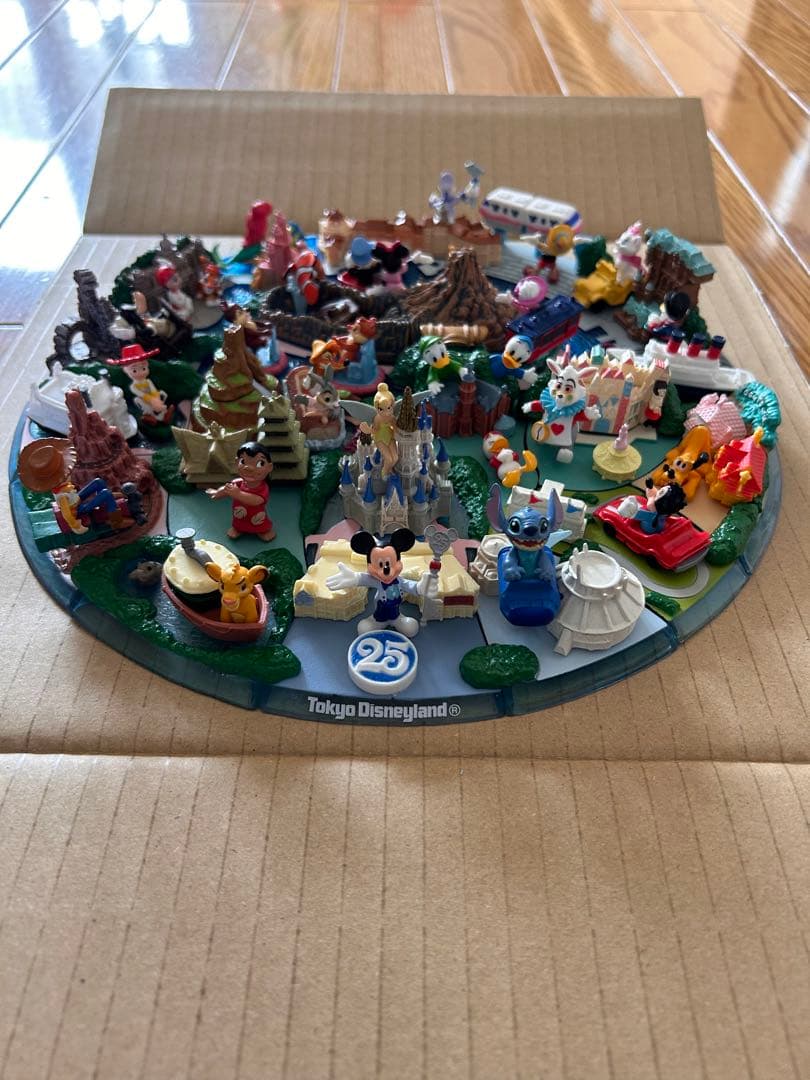 非売品　東京ディズニーリゾート25周年記念 ジオラマフィギュア