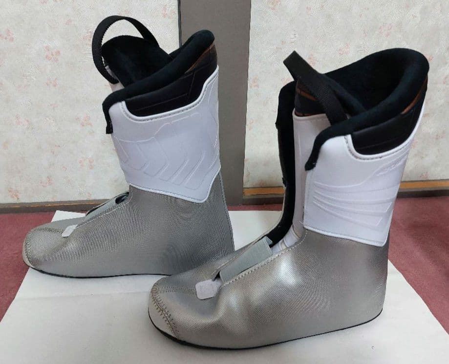 美品ATOMIC LIVEFIT70 スキー ブーツ スキー靴 27.5cm