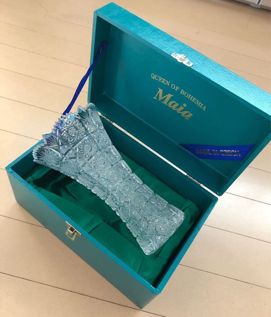 花瓶 ハンドカット crystal maia glass 箱付き クリスタル