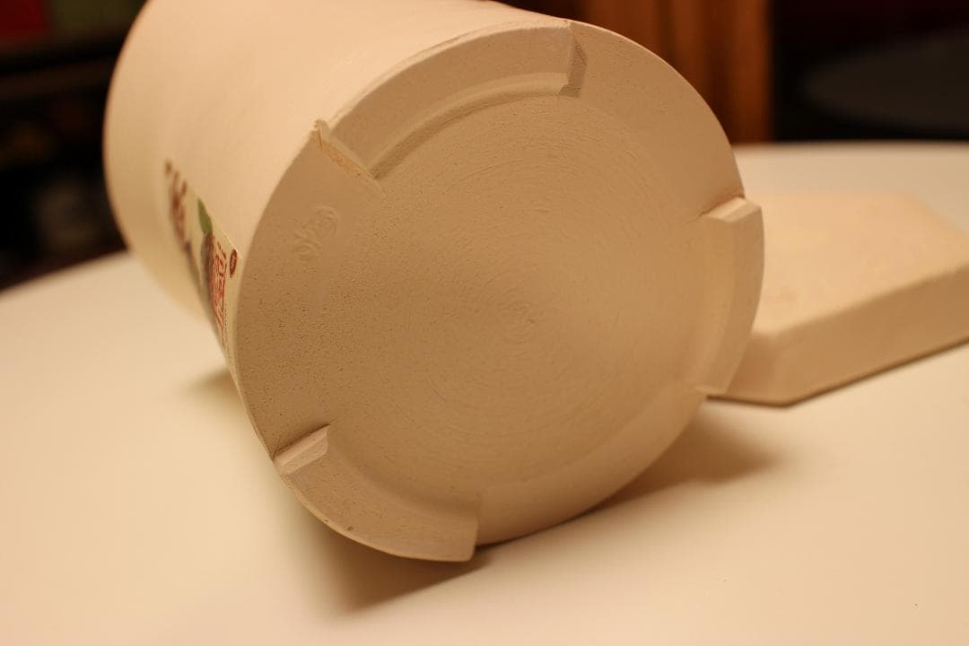 白泥　涼炉　 六角形ベース付き