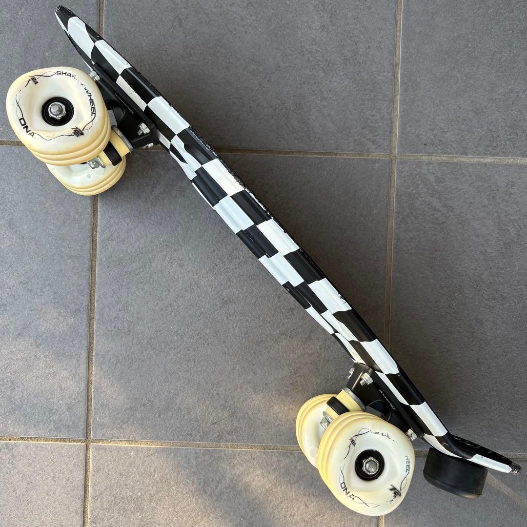【最終価格】フルカスタム ペニー 22インチ シャークウィール 72mm DNA