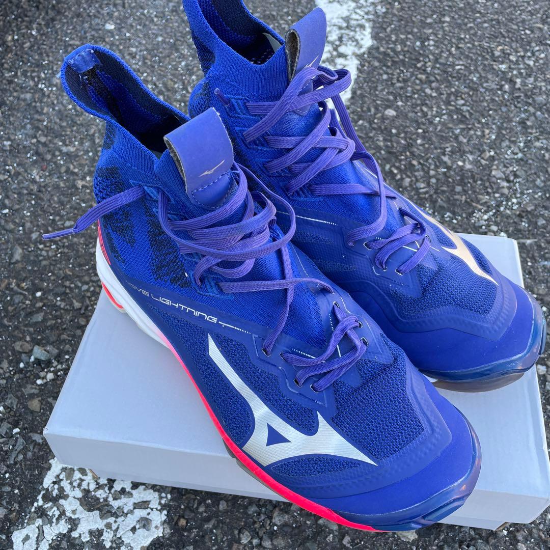 バレボールシューズ26.5 ミズノ　ウエーブライトニングNEO