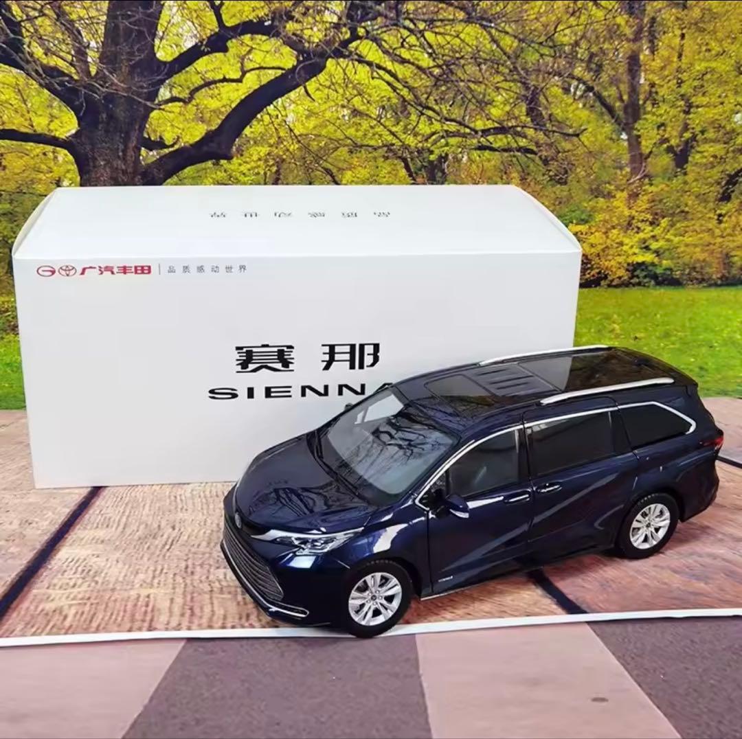 トヨタ シエナ 1\18スケールモデルミニカー ダークブルー 箱付き