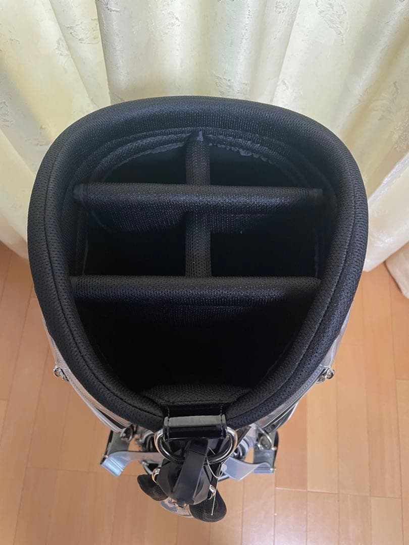 【新品】GRAPHITE DESIGN TOUR AD シルバー　キャディバッグ