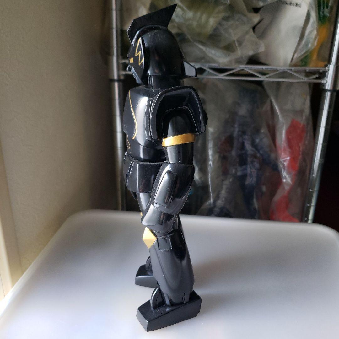工匠堂　ソフビ　ギンガイザー　ロボットフィギュア 　黒　ブラック