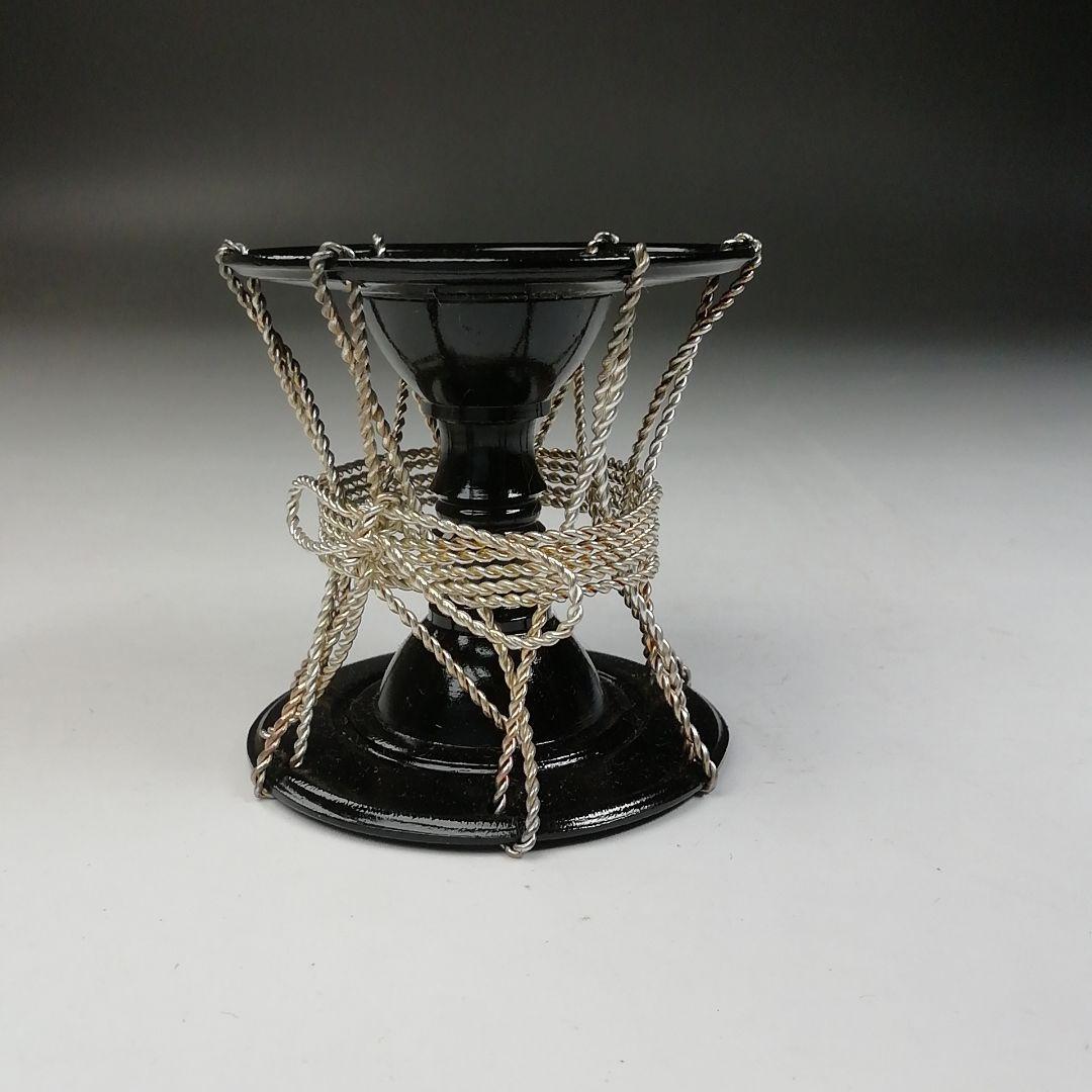 Ｔ７２５　蓋置　『黒漆　銀線紐鼓』『井波慶州』　共箱　茶道具