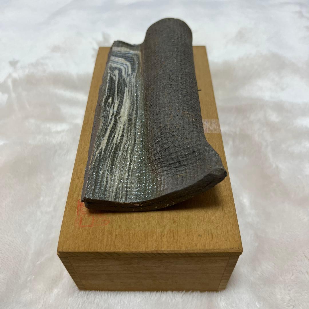 黒陶 （刷毛目・象嵌風）の花器（花入）／木箱付き・作家物