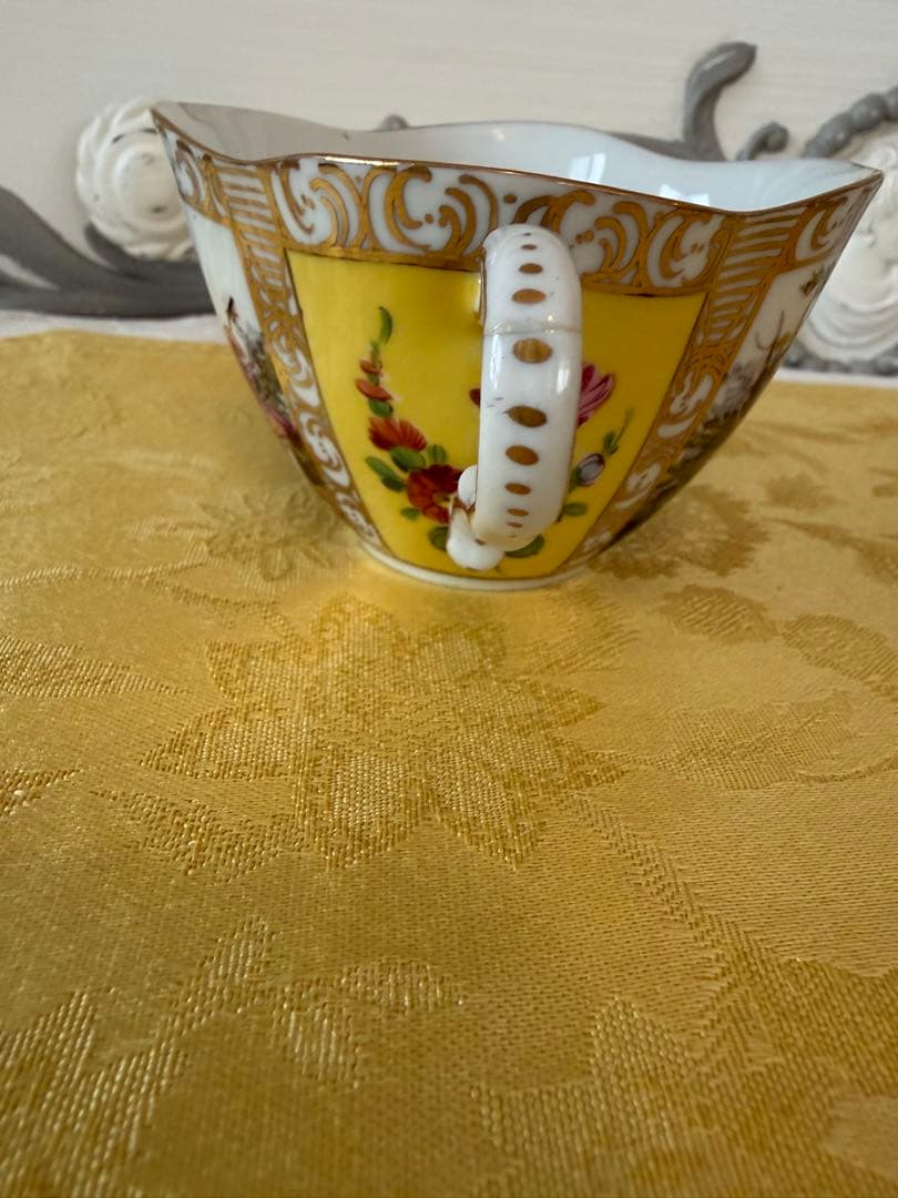 【希少】ドレスデン カール・ティーメ　 カップ＆ソーサー恋人図 イエロー 手描き