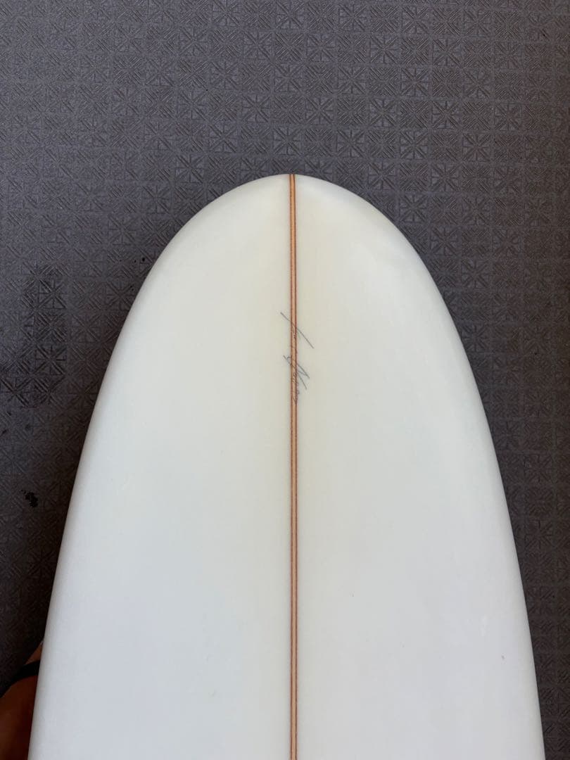 The BeHINDS シェイパー奥田慶ミッドレングス シモンズ 8.2フィート