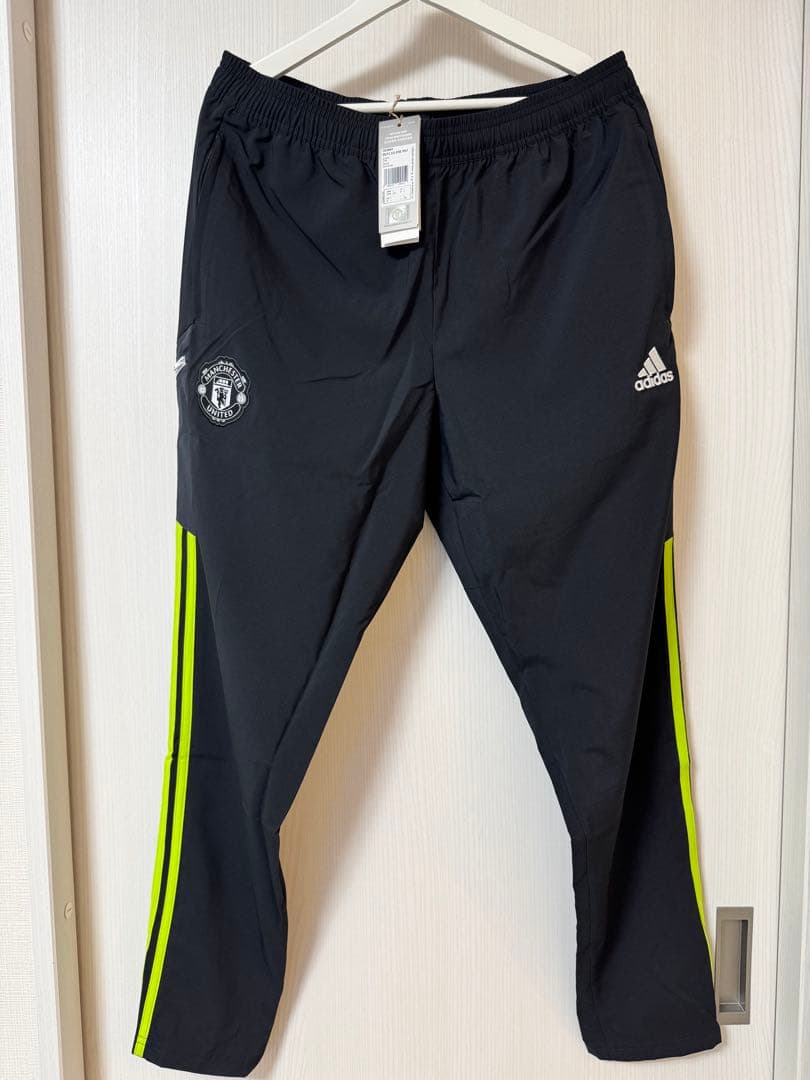 ☆新品未着用Adidas マンチェスターユナイテッド トレーニングパンツ　2XL