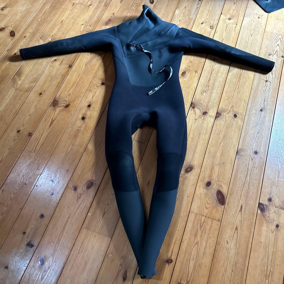 BEWET フルスーツ ブラックメンズ　L