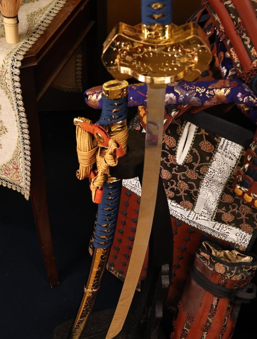 BLACK　BY01　甲冑　具足　着用鎧　龍日輪前立　鎧櫃付き　等身大　現