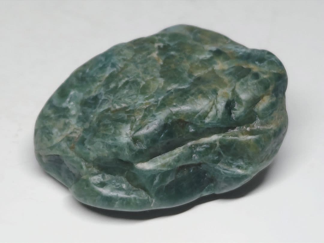 濃緑 64g 翡翠 ヒスイ 原石 鑑賞石 自然石 誕生石 鉱物 鉱石 水石