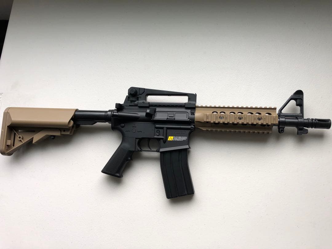 定価2万　美品 マルイ電動ガン『M4CQBタンカラーモデル』ライトプロ 10禁