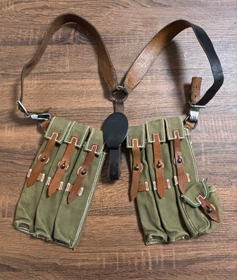 WW2ドイツ軍　MP40三連マグポーチ左右＋サスペンダー