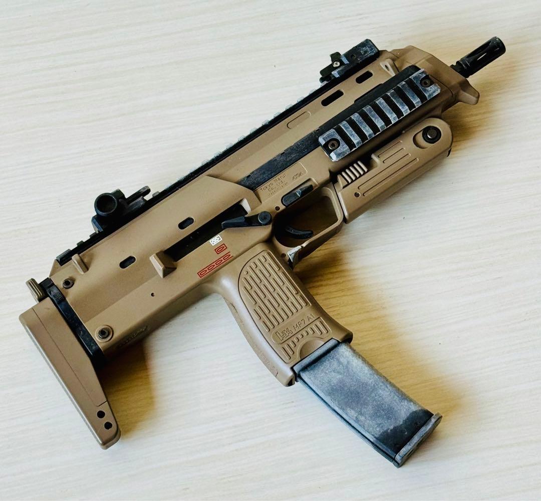 h*e様 東京マルイ ガスブローバック MP7A1 TAN　本物と同じ重量です