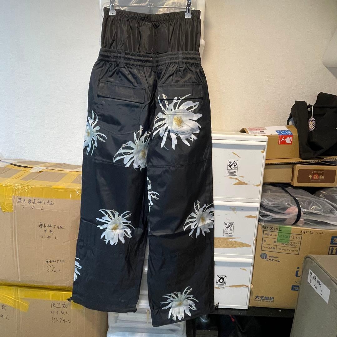 新品 花柄スキーウェア上下セットM男女兼用 スノボウェア