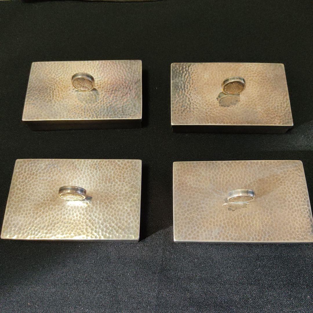 シルバー製。銀製。SILVER970。 ケース箱。家紋。丸に剣に片喰。約450g